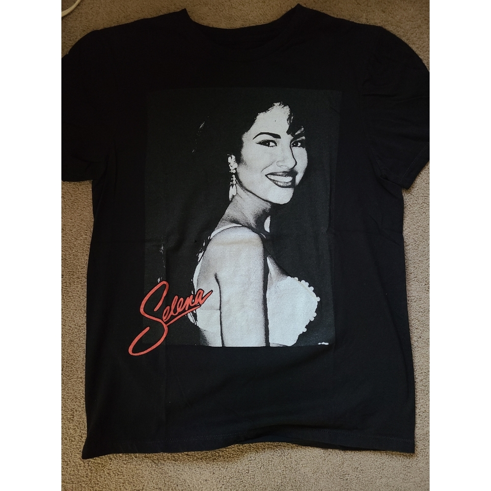 Selena unisex t-shirt